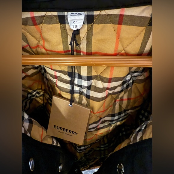 Burberry Winter Coat Black with pattern inside and belt size XL new with tags - Picture 7 of 15